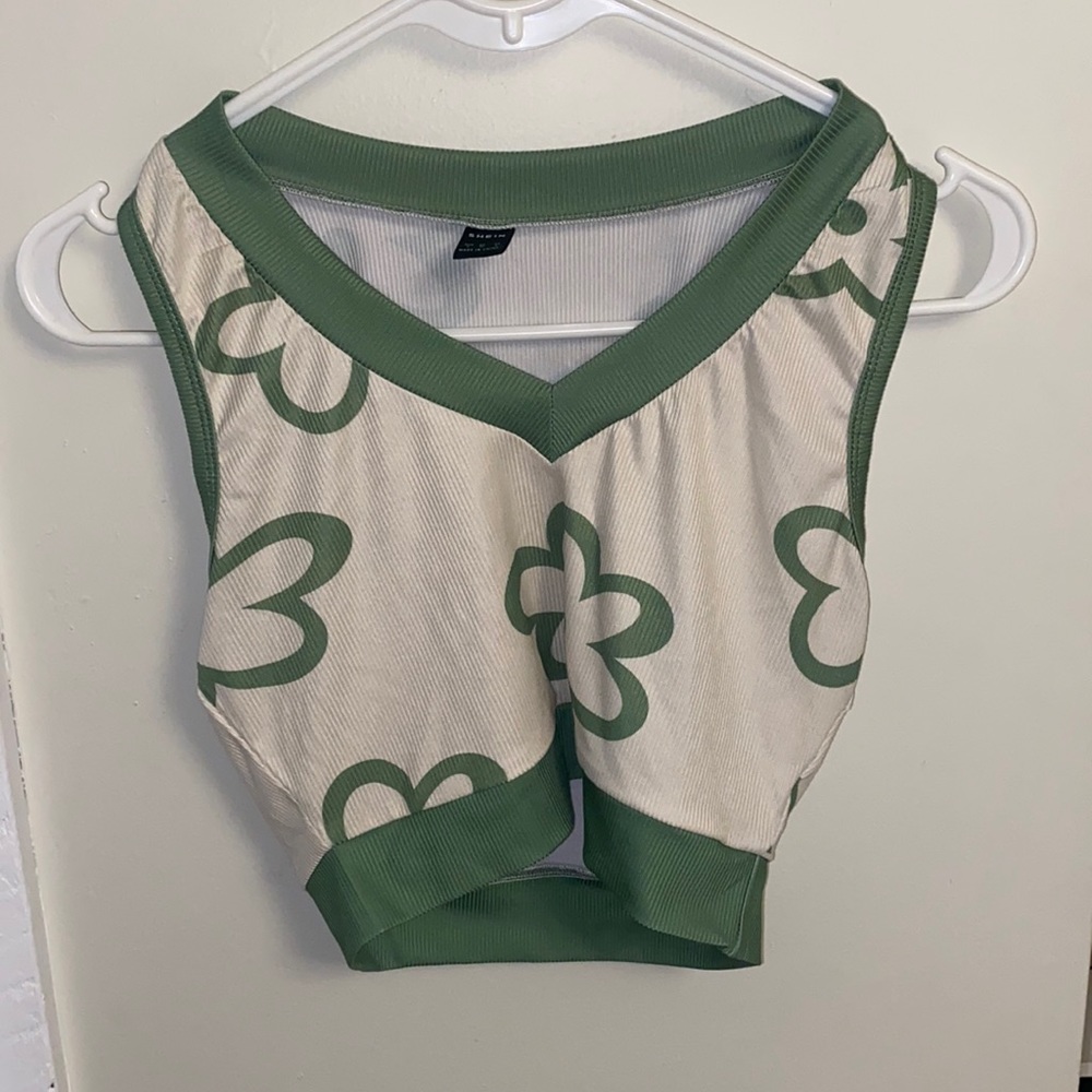 Size S Shein Green Flower Cropped Top